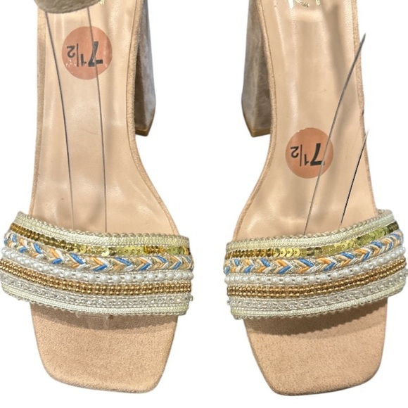 Yoki Tan Suede High Heel Beaded & Embroidered‎ Block Wrap Sandal EUC, Size 7.5 - Picture 5 of 7